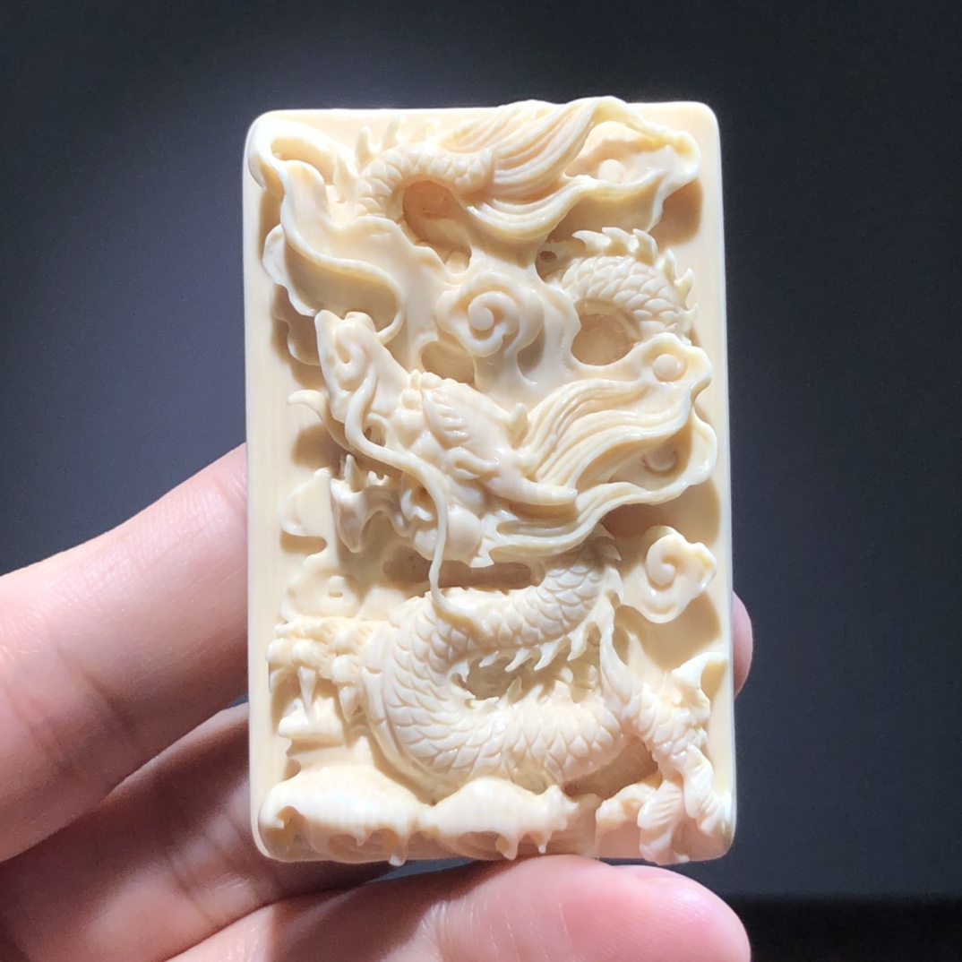 【龍牌】純手工猛犸牙作品、設計新穎，雕刻生動形象，霸氣十足